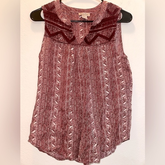 Lucky Brand Women’s red embroidered boho tank blouse S bohemian lightweight - Picture 1 of 7